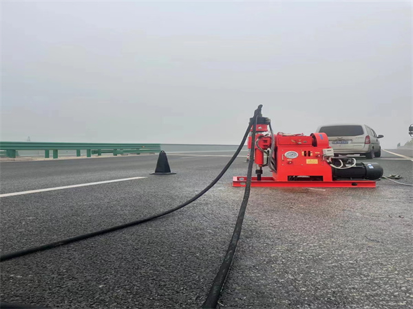 五原马路路基路面开裂下沉注浆加固灌浆